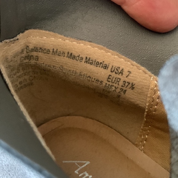 American Eagle Gray‎ Suede with Faux Snakeskin Trim Ankle Booties Size 7 - Picture 11 of 11